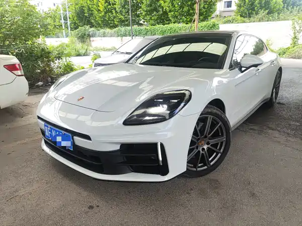 Porsche Panamera 2025