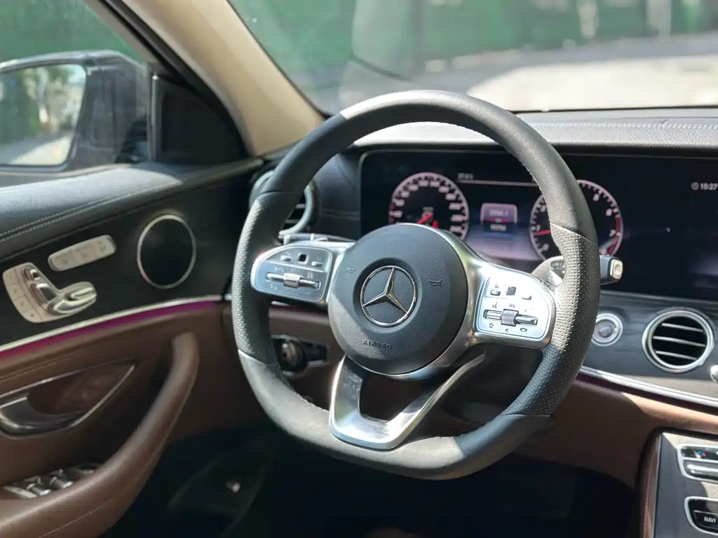 Mercedes-Benz E-Class 2020 — фото 16