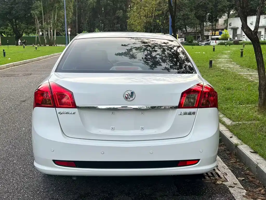 Buick Excelle 2015 — фото 9