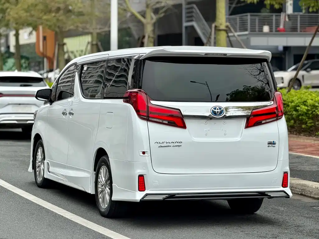 Toyota Alphard 2019 — фото 8