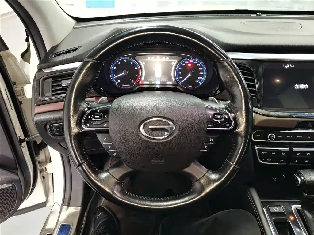 GAC Motor Trumpchi GS8 2017 — фото 11
