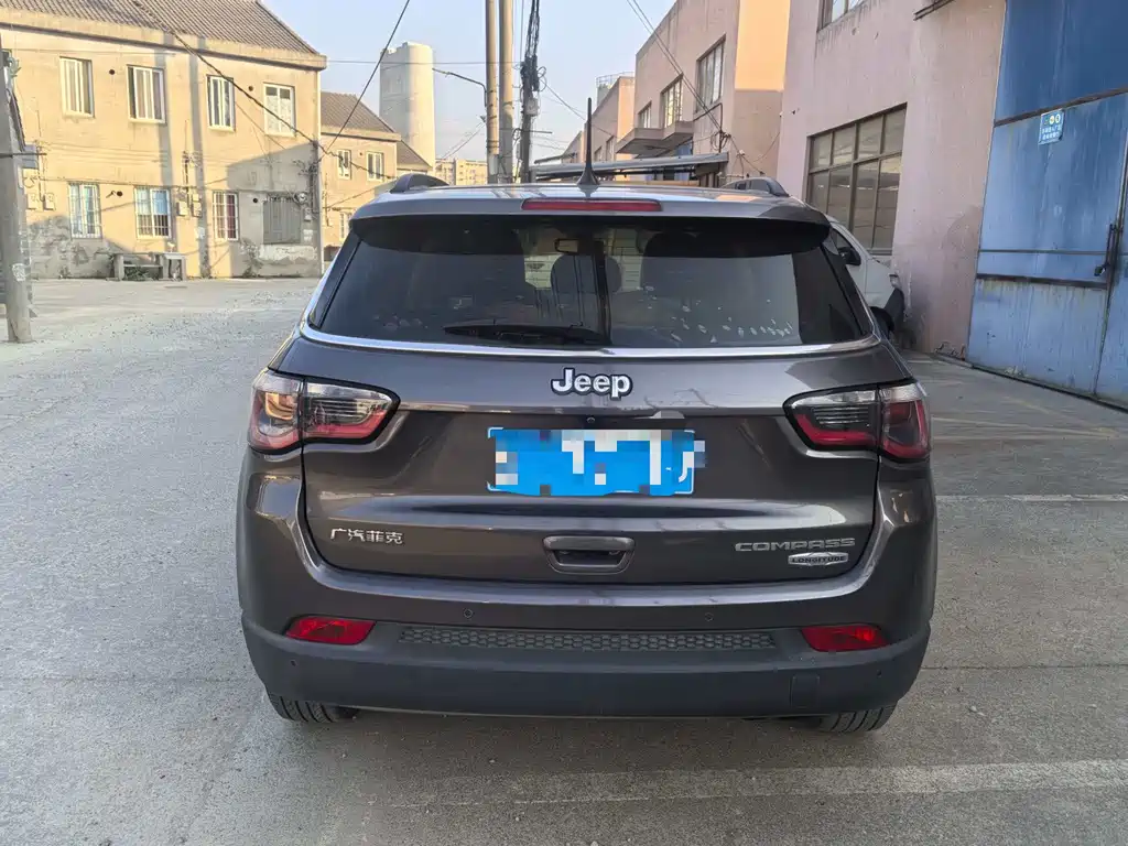 Jeep Compass 2017 — фото 2