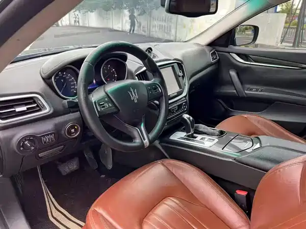 Maserati Ghibli 2015