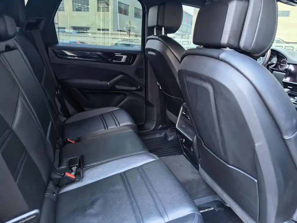 Porsche Cayenne 2019 — фото 14