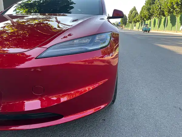Tesla Model 3 2024