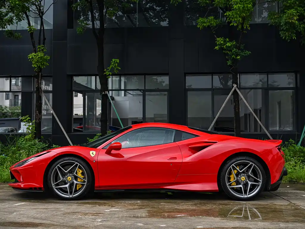 Ferrari F8 2022 — фото 2