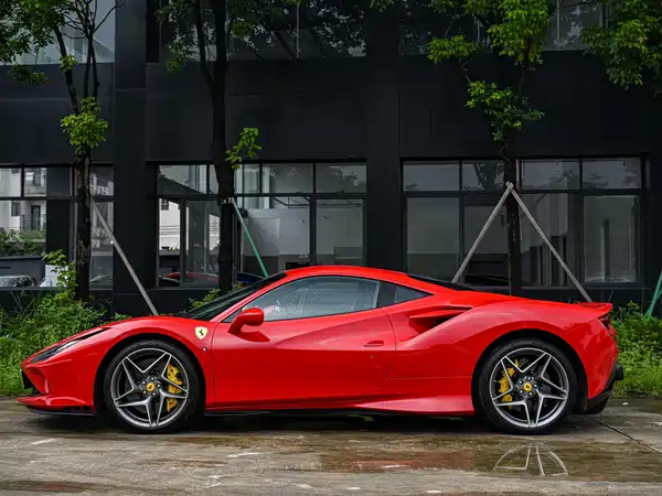 Ferrari F8 2022