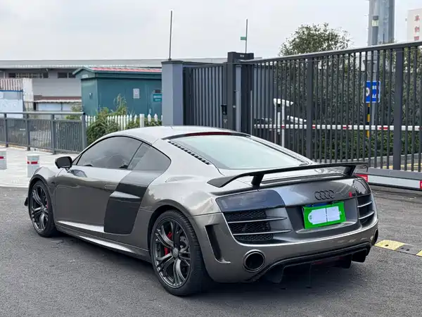 Audi R8 2012