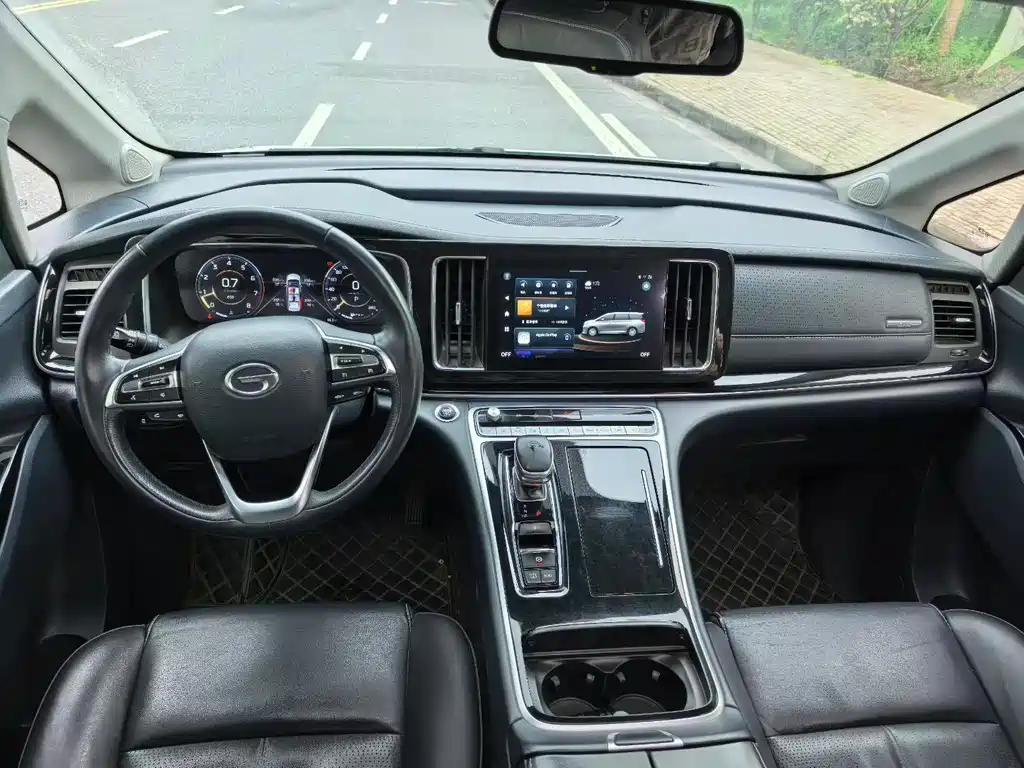 GAC Motor Trumpchi M8 2022 — фото 4