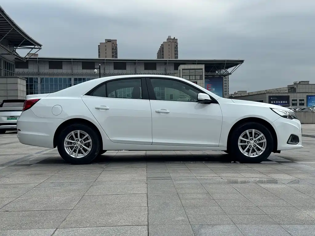 Chevrolet Malibu 2017 — фото 4