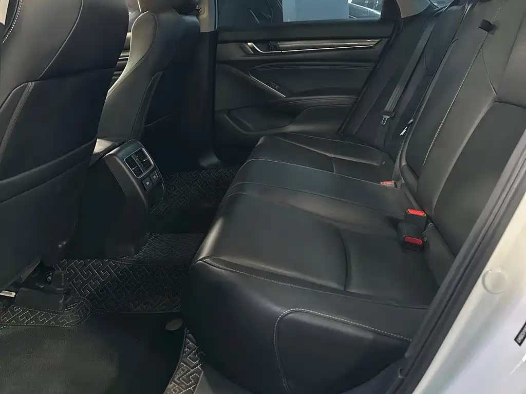 Honda Accord 2023 — фото 16