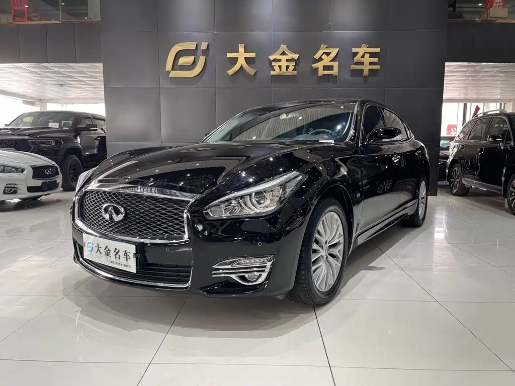 Infiniti Q70 2018