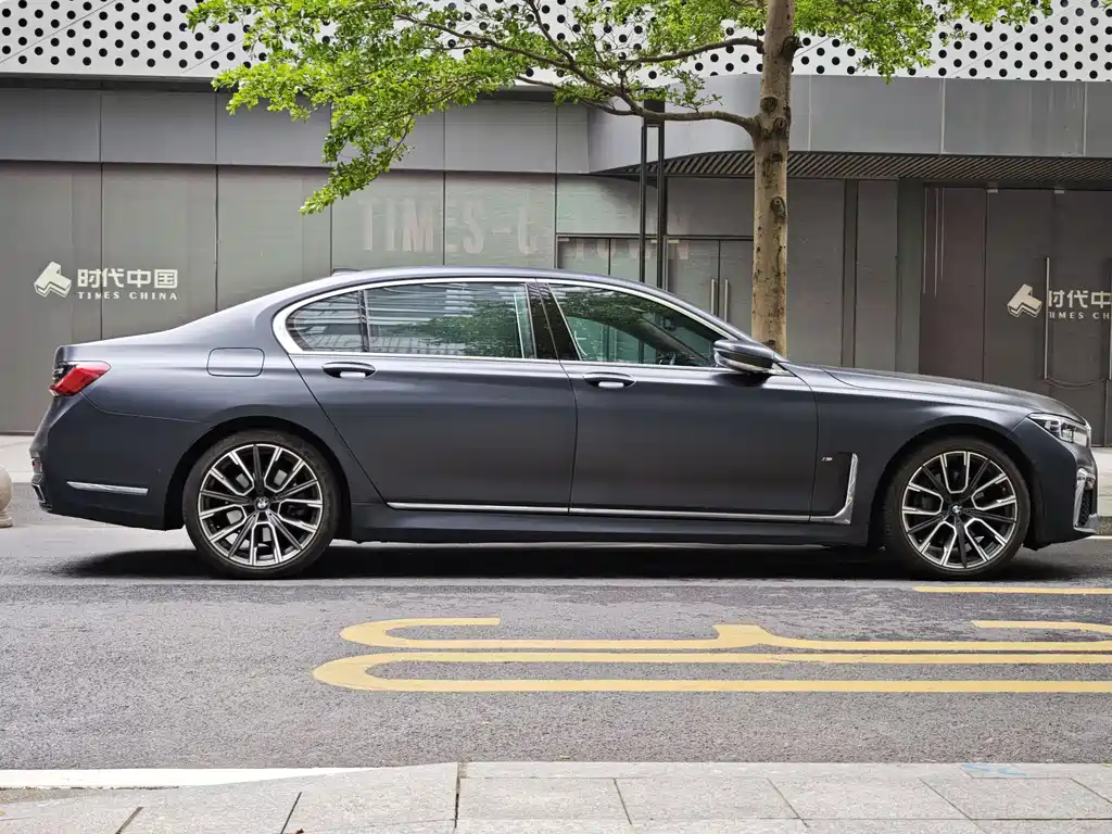 BMW 7 Series 2019 — фото 13