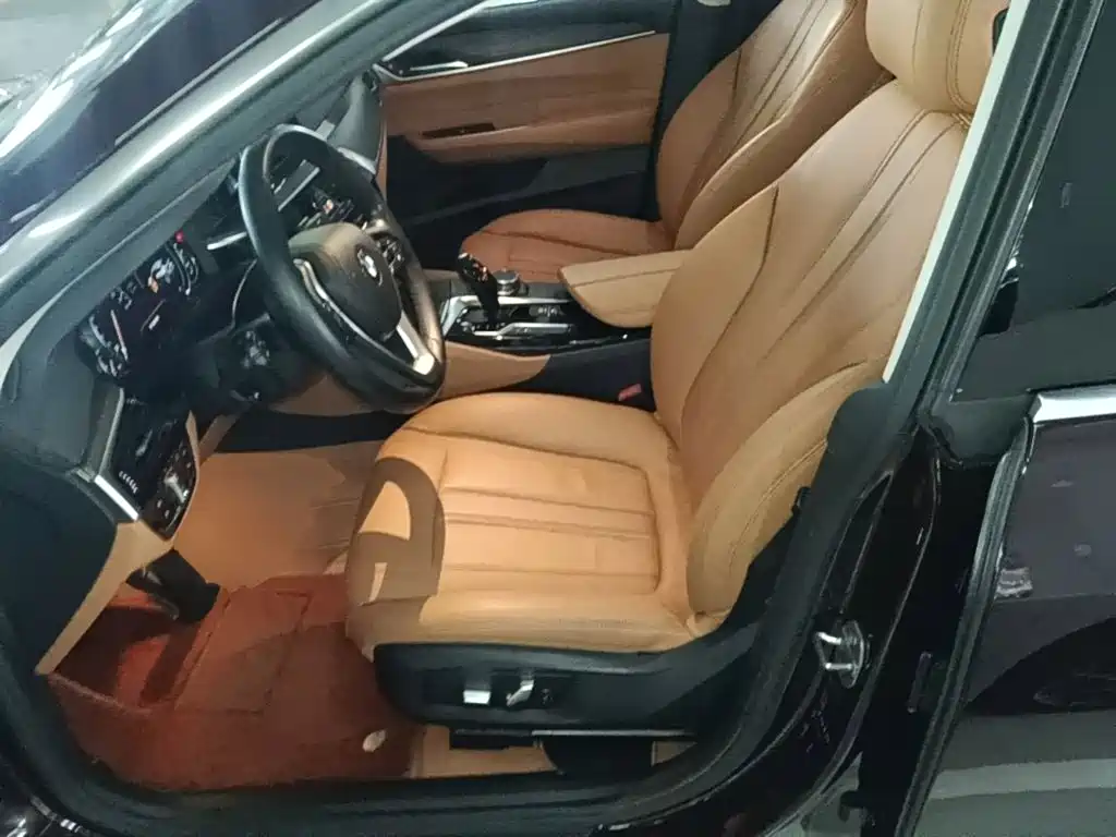 BMW 6 Series GT 2018 — фото 15