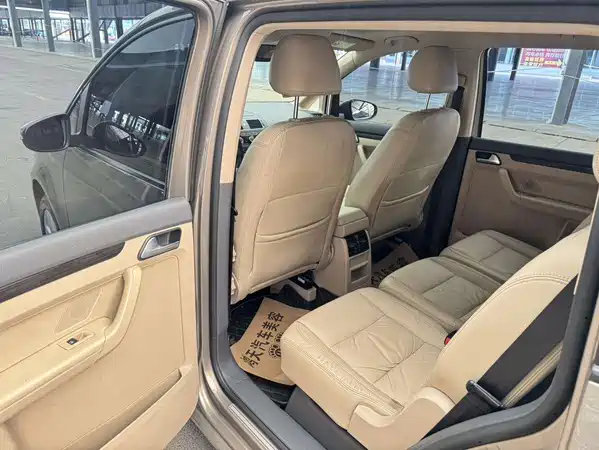 Volkswagen Touran 2015
