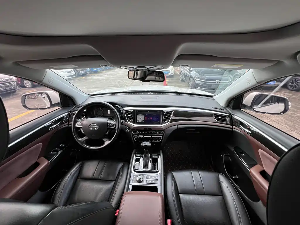 GAC Motor Trumpchi GS8 2017 — фото 12