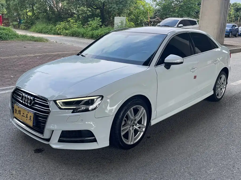 Audi A3 2019 — фото 1