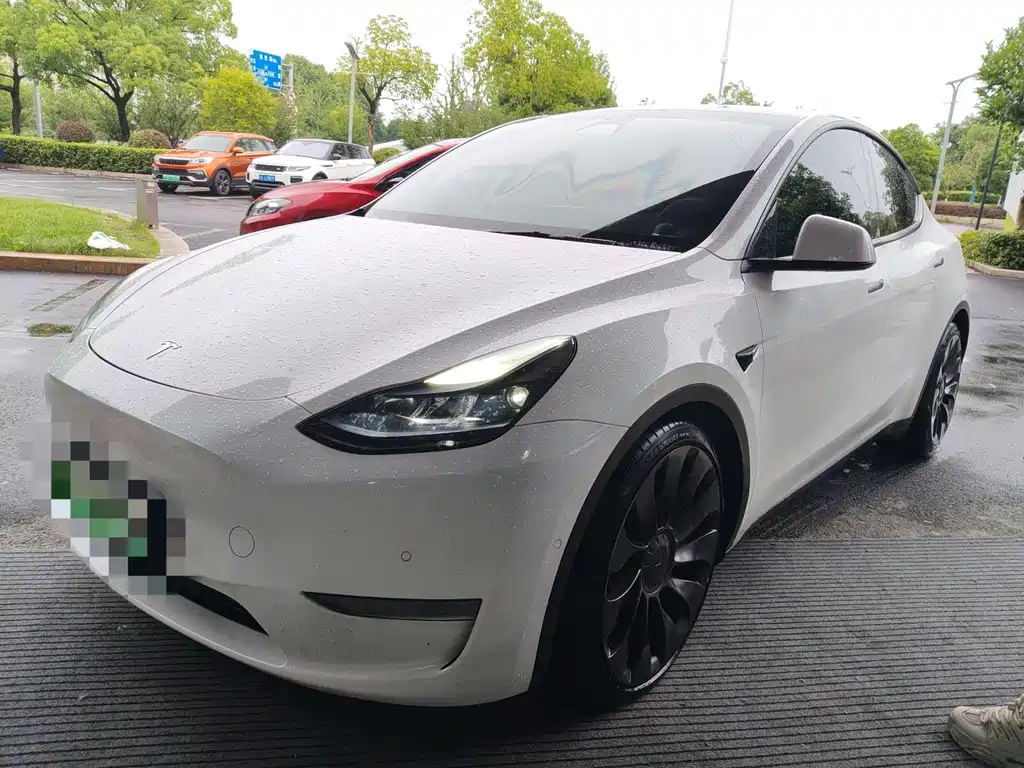 Tesla Model Y 2023 — фото 1