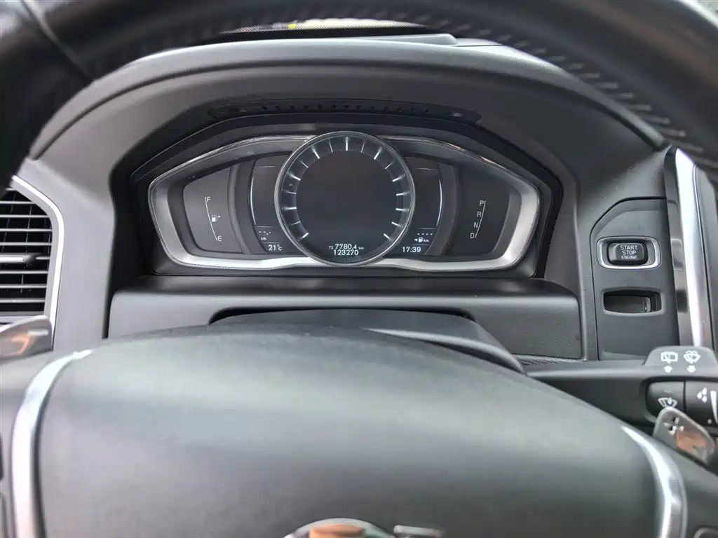 Volvo XC60 2015 — фото 15
