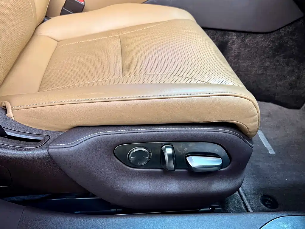 Lexus LS 2018 — фото 17