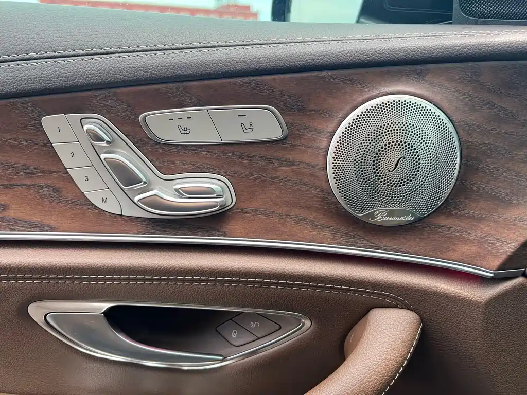 Mercedes-Benz E-Class 2022 — фото 15