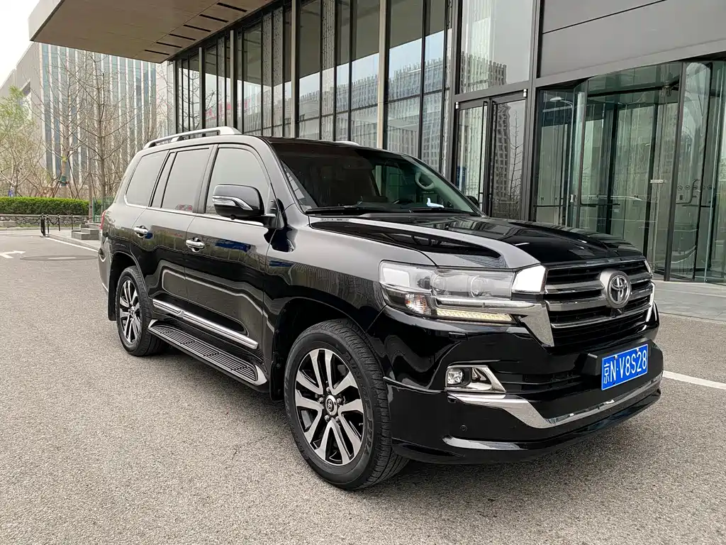 Toyota Land Cruiser 2019 — фото 2