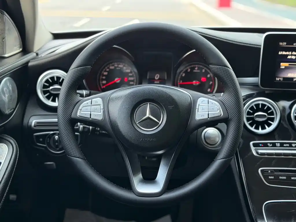 Mercedes-Benz C-Class 2018 — фото 16