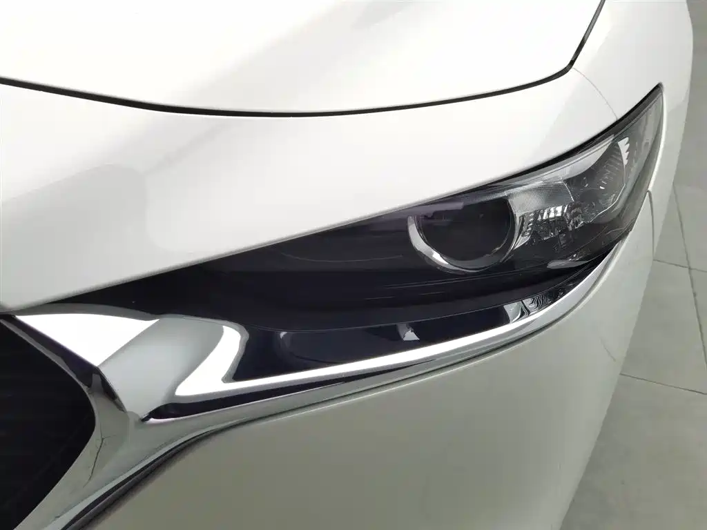 Mazda 3 Axela 2024