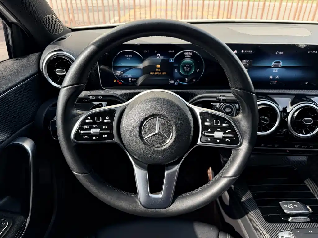 Mercedes-Benz A-Class 2019 — фото 11