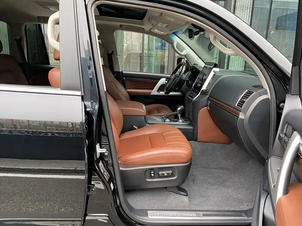 Toyota Land Cruiser 2019 — фото 18