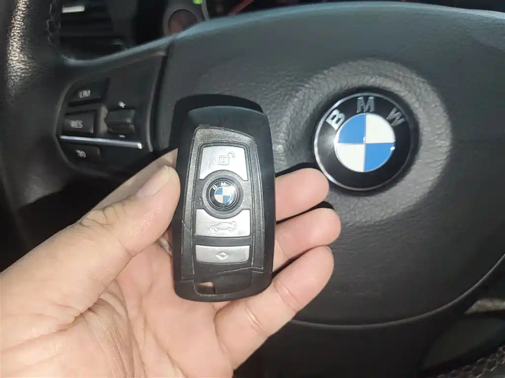 BMW 5 Series 2015 — фото 9