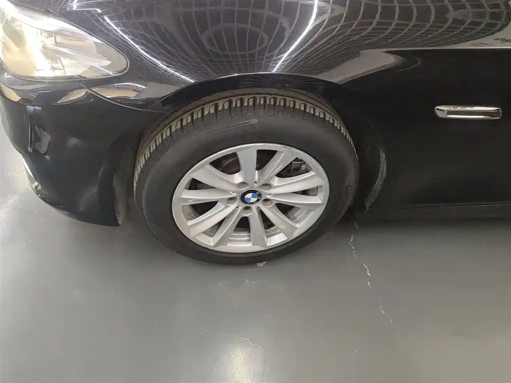 BMW 5 Series 2015 — фото 23