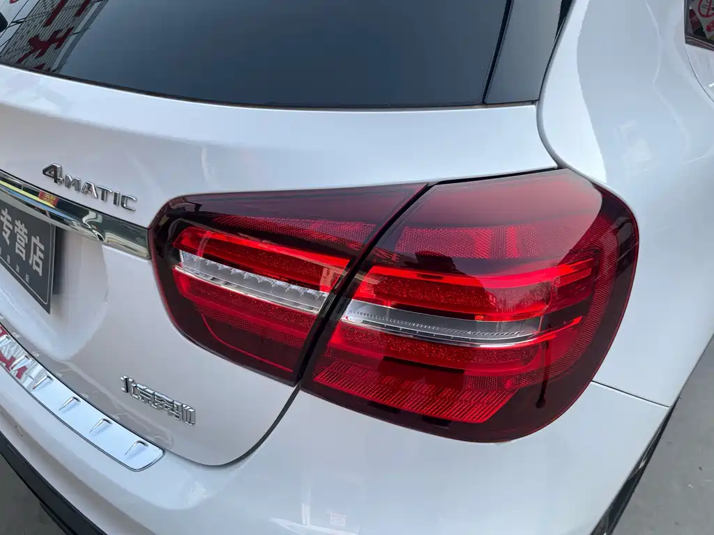Mercedes-Benz GLA 2018 — фото 31