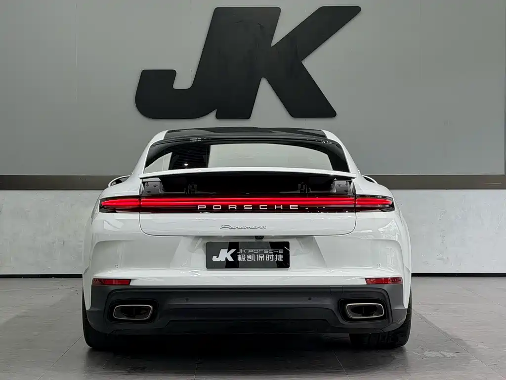 Porsche Panamera 2024