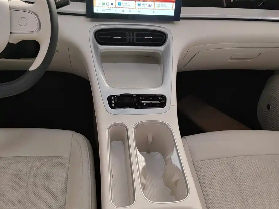 Geely Galaxy Starwish 2025 — фото 16