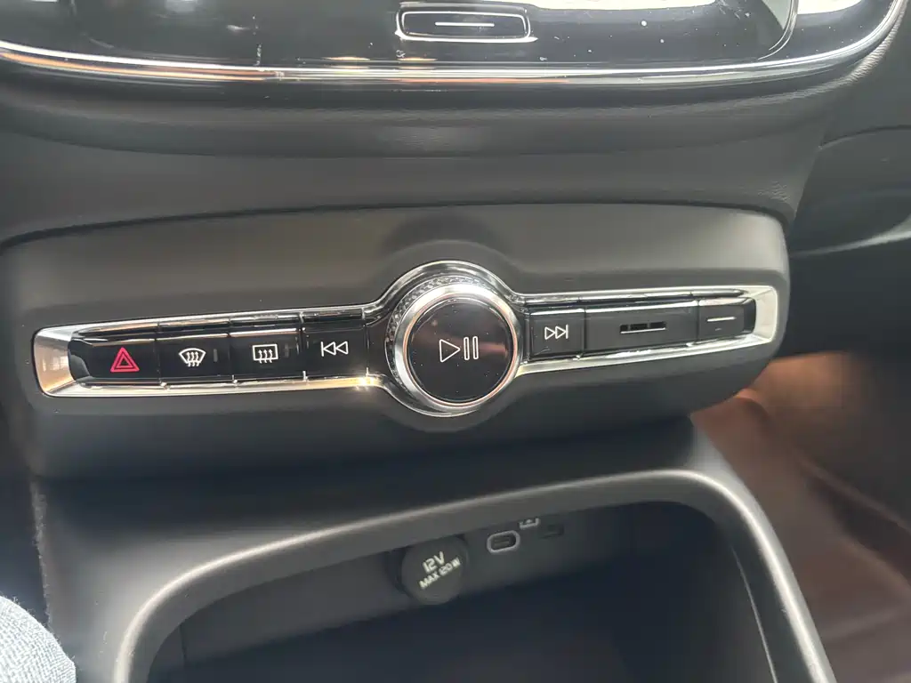 Volvo XC40 2022