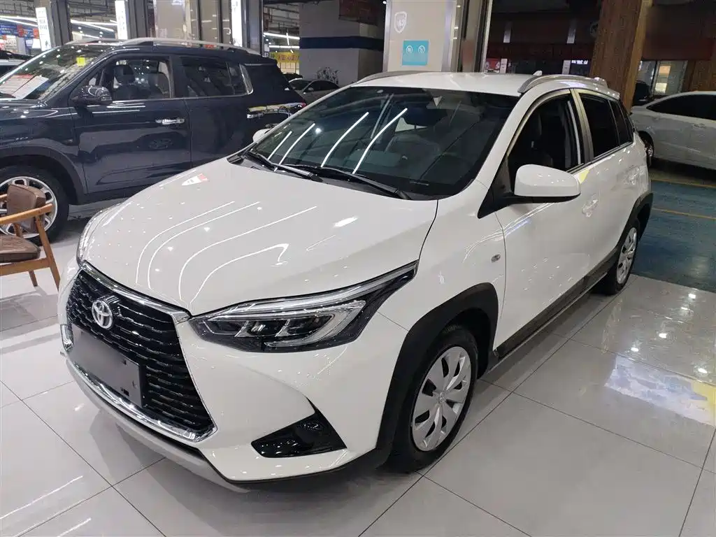 Toyota Yaris L 2022 — фото 2