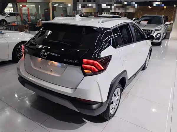 Toyota Yaris L 2022