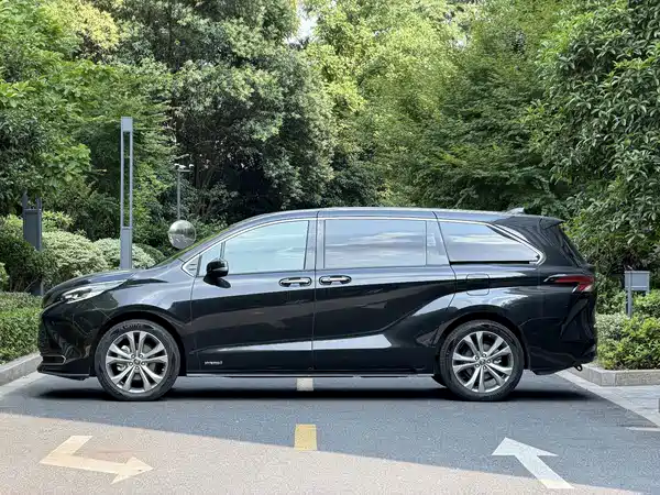 Toyota Sienna 2023