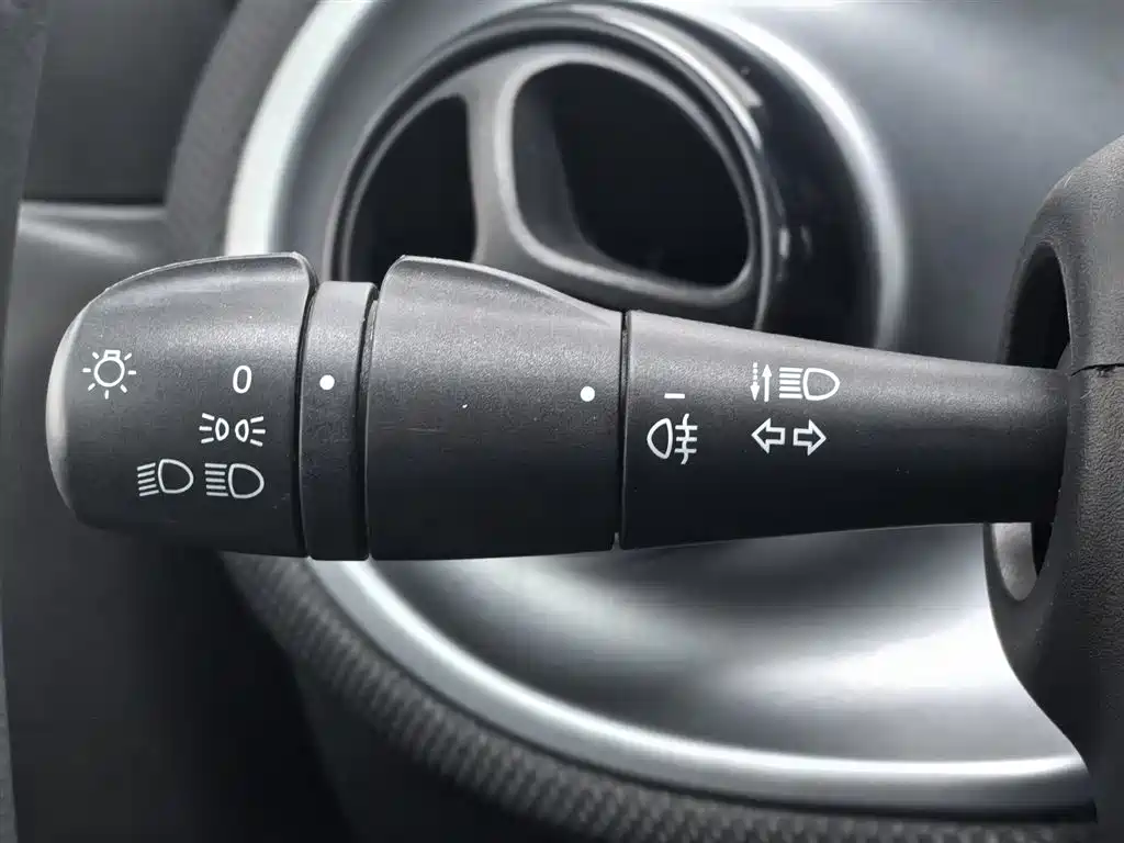 smart Fortwo 2019 — фото 21