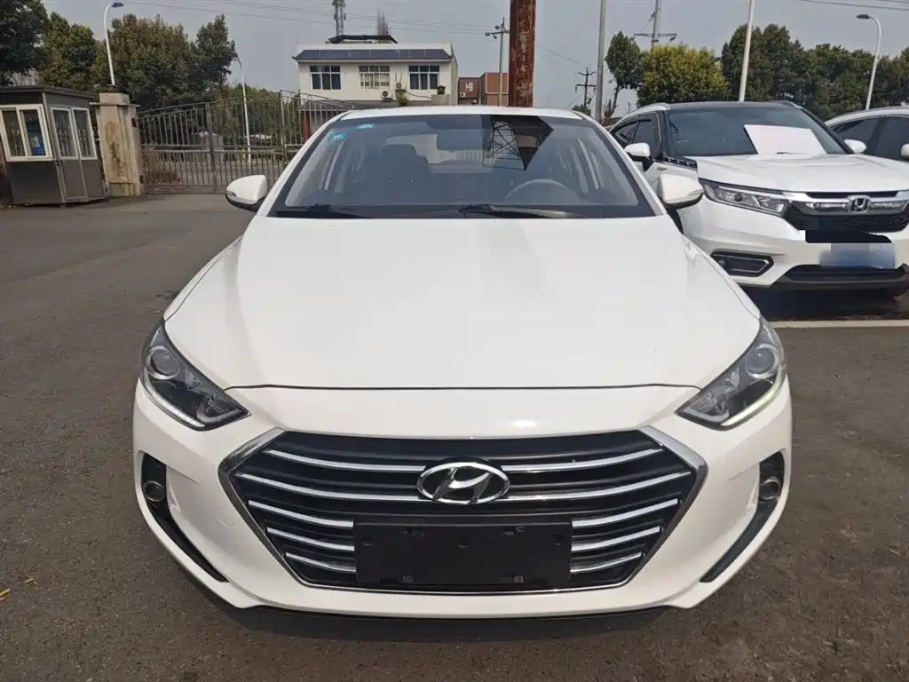 Hyundai Elantra 2016 — фото 3