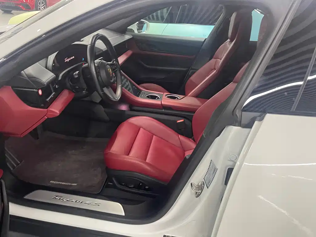 Porsche Taycan 2022