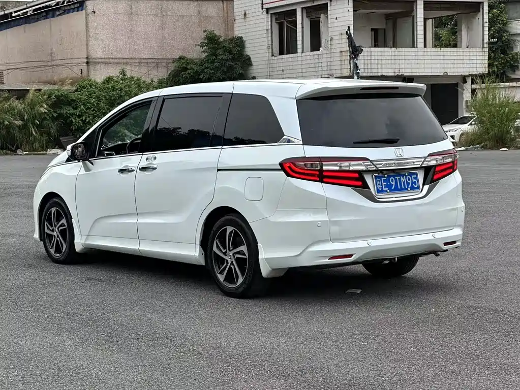 Honda Odyssey 2018 — фото 12