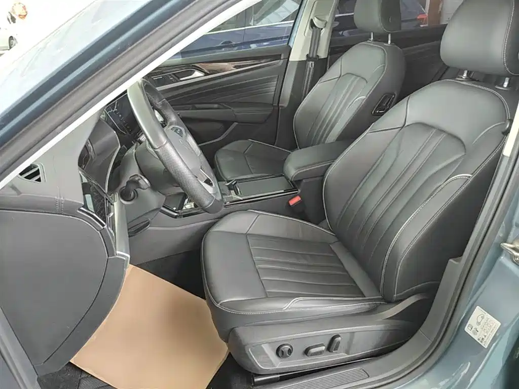 Volkswagen Passat 2022 — фото 15