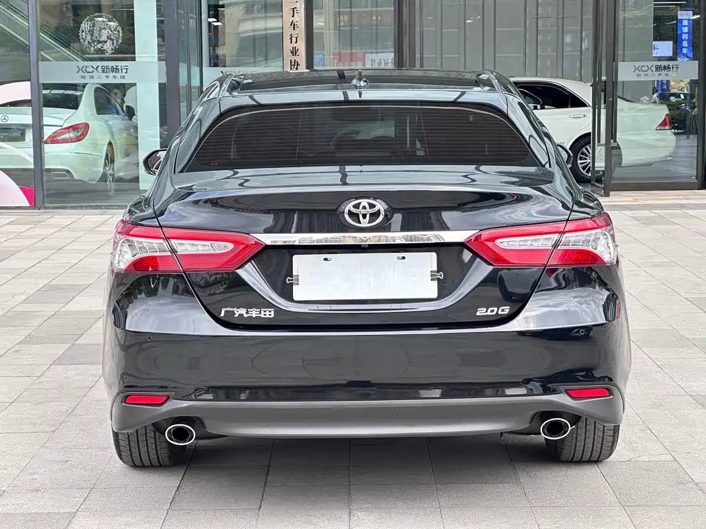 Toyota Camry 2023 — фото 8