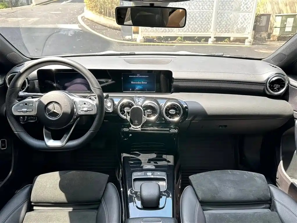 Mercedes-Benz A-Class 2019 — фото 9