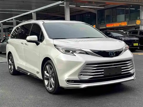 Toyota Sienna 2023