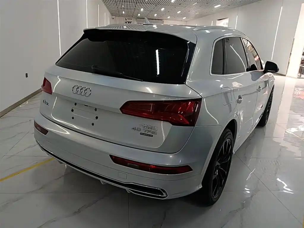 Audi Q5L 2019 — фото 7