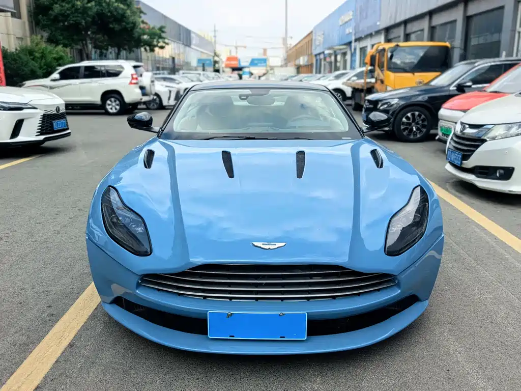 Aston Martin DB11 2016