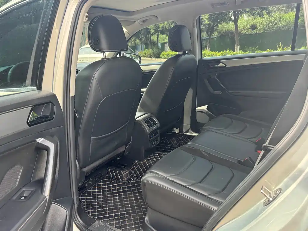 Volkswagen Tiguan L 2018 — фото 11